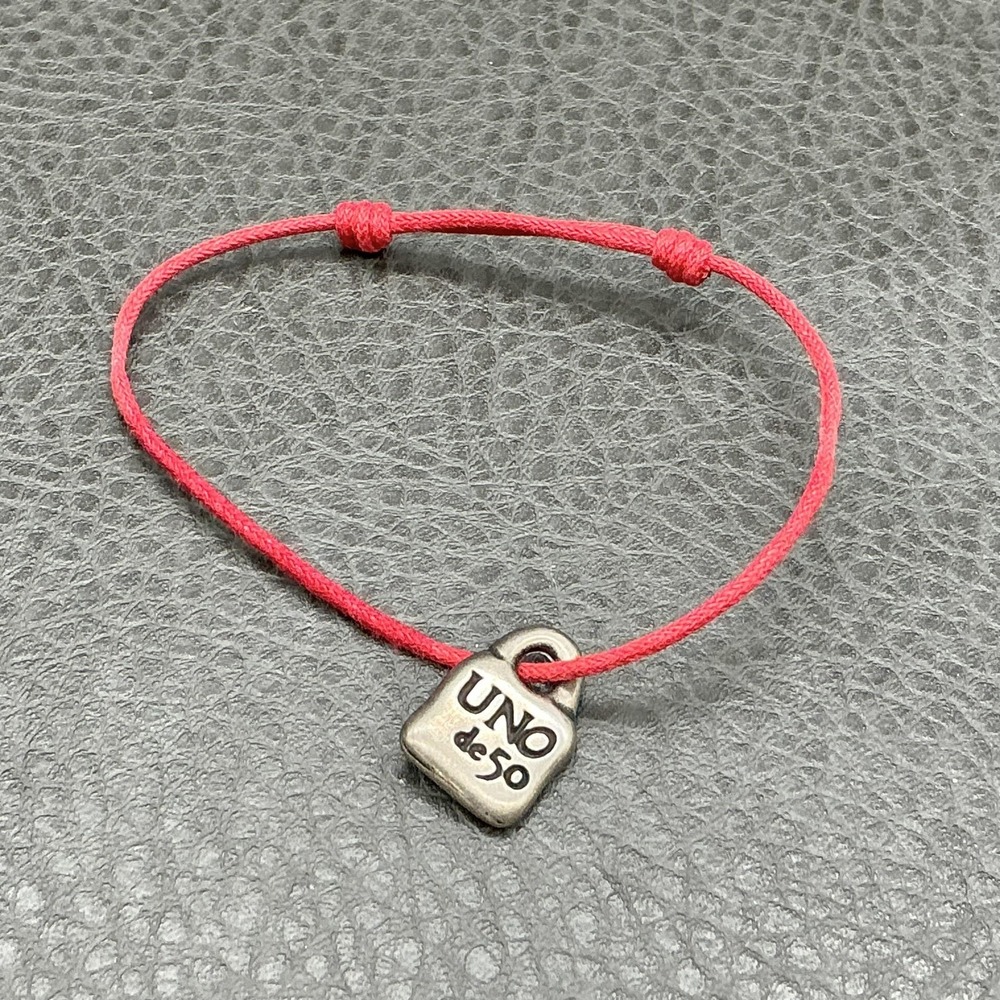 UNOde50 Bracelet Red Cotton Cord Lock Charm Adjustable 7 In Fashion‎ Jewelry